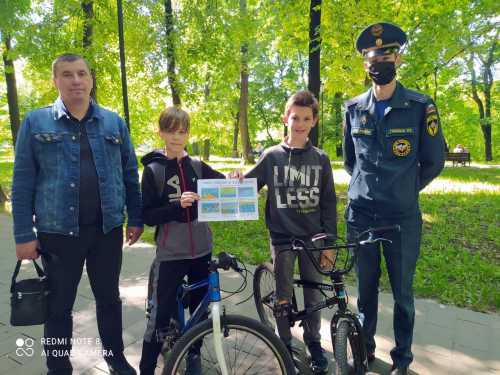 Патрулирование лесопарковых зон ЮВАО совместно с добровольными пожарными Патрулирование лесопарковых зон ЮВАО совместно с добровольными пожарными