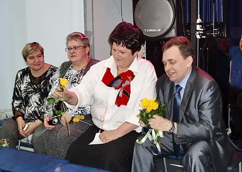 un_hoz1.jpg un_hoz1.jpg