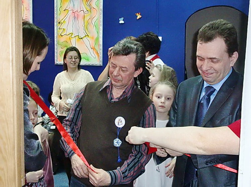 un_hoz3.jpg un_hoz3.jpg